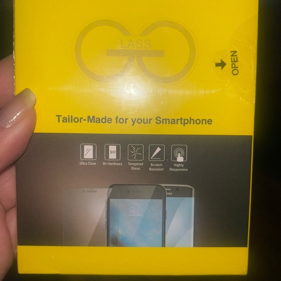 Tempered glass screen protector for iPhone 11/xr. 2 pack. - Picture 2 of 4